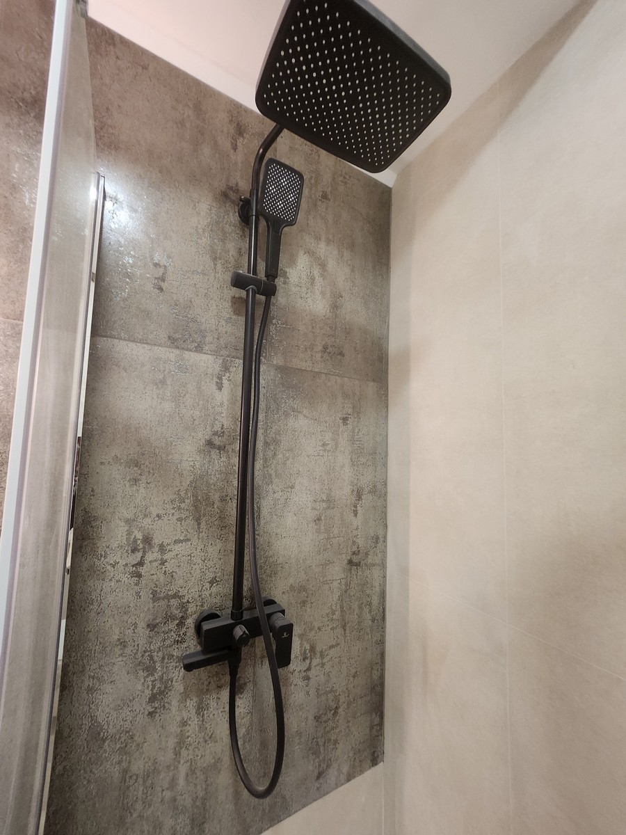 Powder room overall view