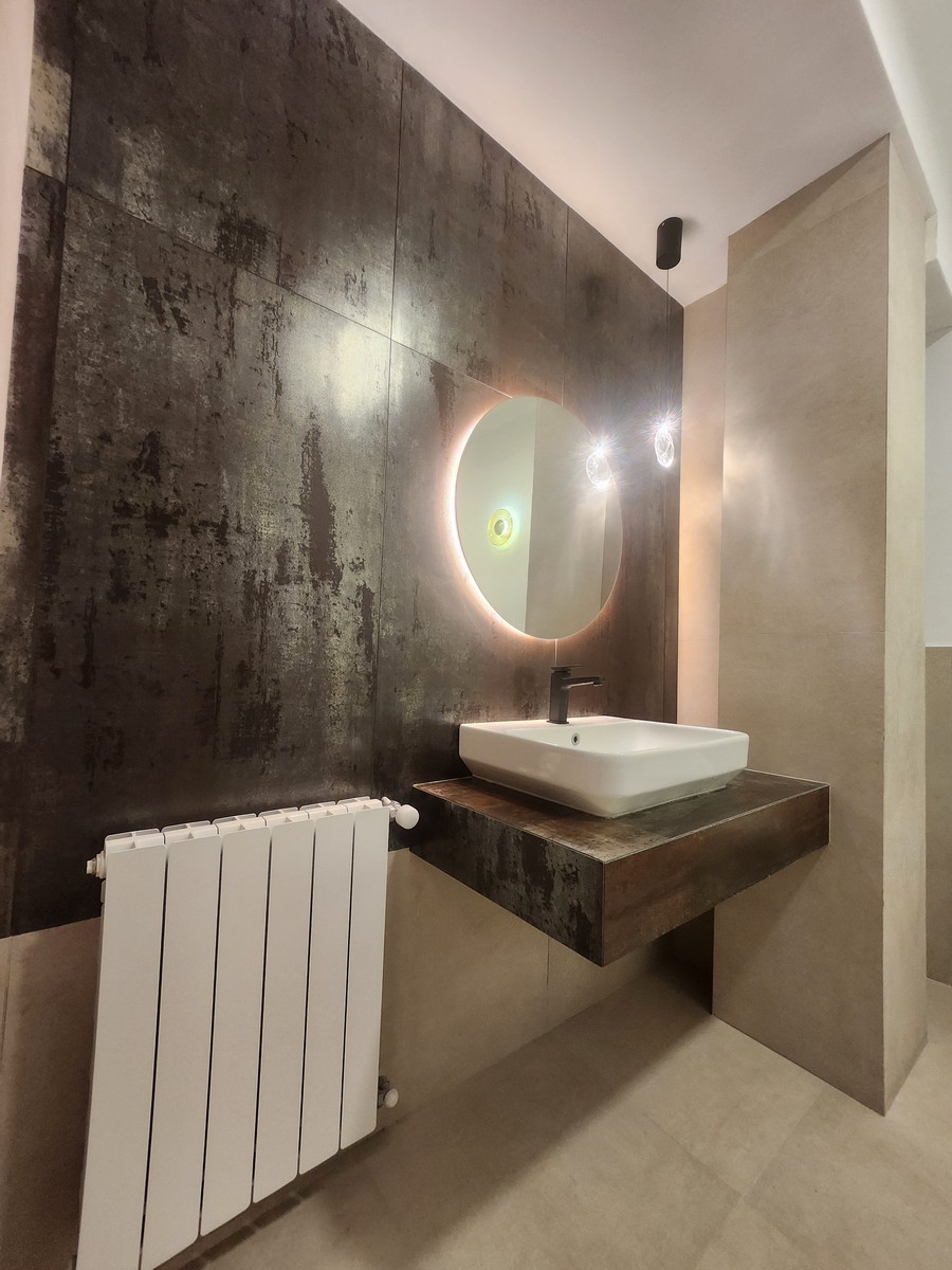 Guest bathroom mirror and lighting