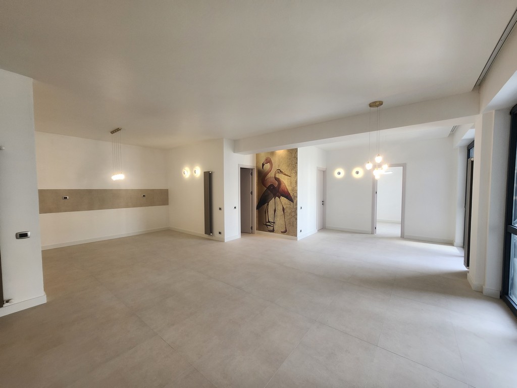 Guest bathroom towel storage