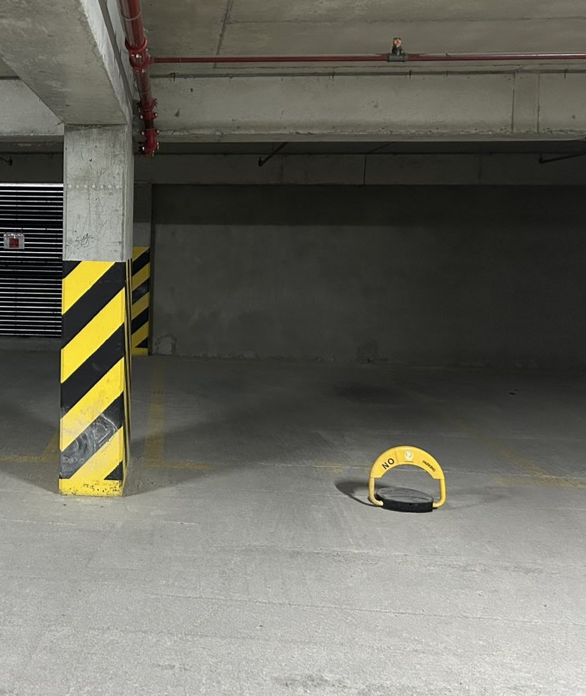 Garage in front of the elevator